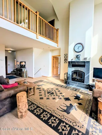 $879,000 | 845 Cougar Road, Naples, ID 83847
