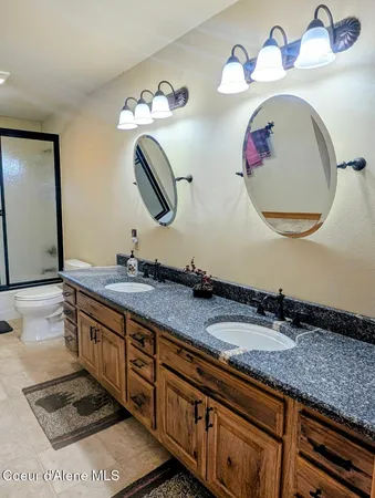 $879,000 | 845 Cougar Road, Naples, ID 83847