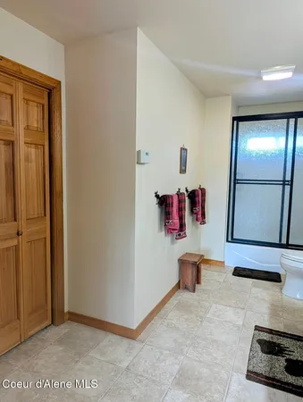 $879,000 | 845 Cougar Road, Naples, ID 83847