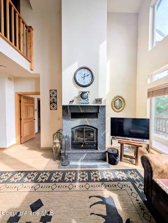 $879,000 | 845 Cougar Road, Naples, ID 83847