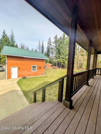 $879,000 | 845 Cougar Road, Naples, ID 83847