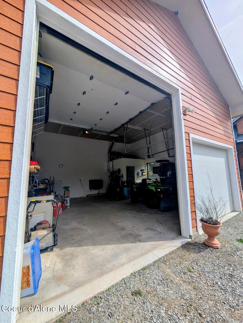 845 Cougar Road Naples, ID 83847 - Photo 67 of 85 Oversized RV door
