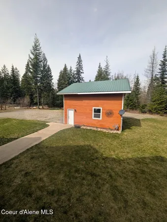 $879,000 | 845 Cougar Road, Naples, ID 83847