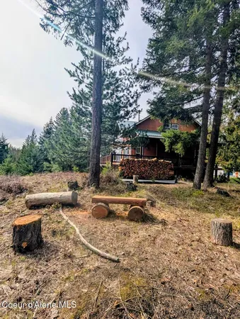 $879,000 | 845 Cougar Road, Naples, ID 83847