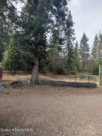 $879,000 | 845 Cougar Road, Naples, ID 83847
