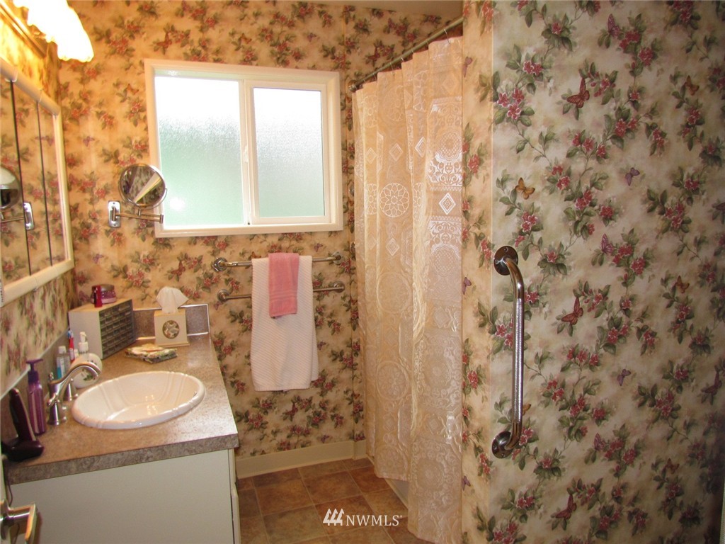3129 Maple Street Longview, WA 98632 - Photo 4 of 11 Gallery Image 4