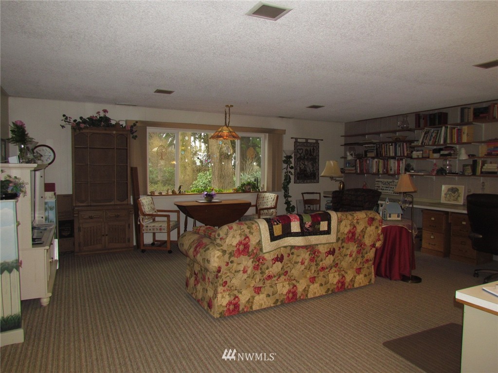 3129 Maple Street Longview, WA 98632 - Photo 7 of 11 Gallery Image 7