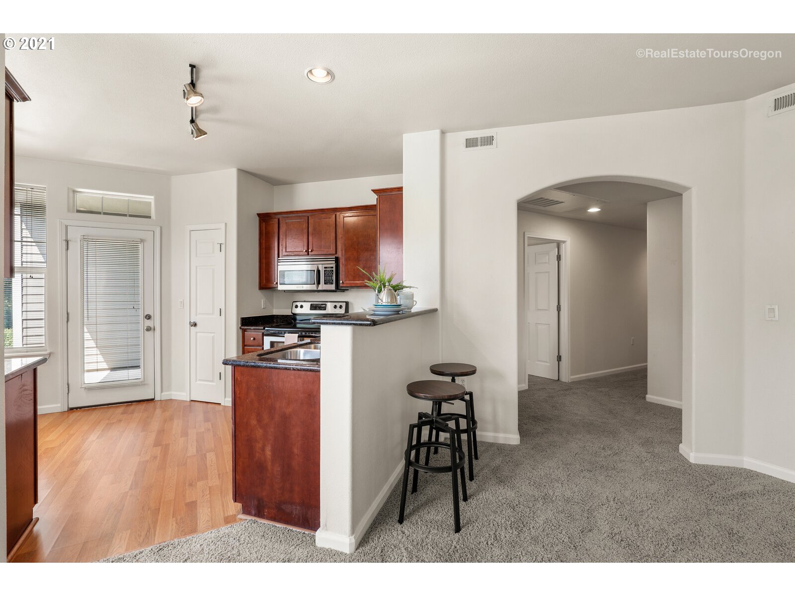 795 Springtree Lane West Linn, OR 97068 - Photo 11 of 32 Gallery Image 11