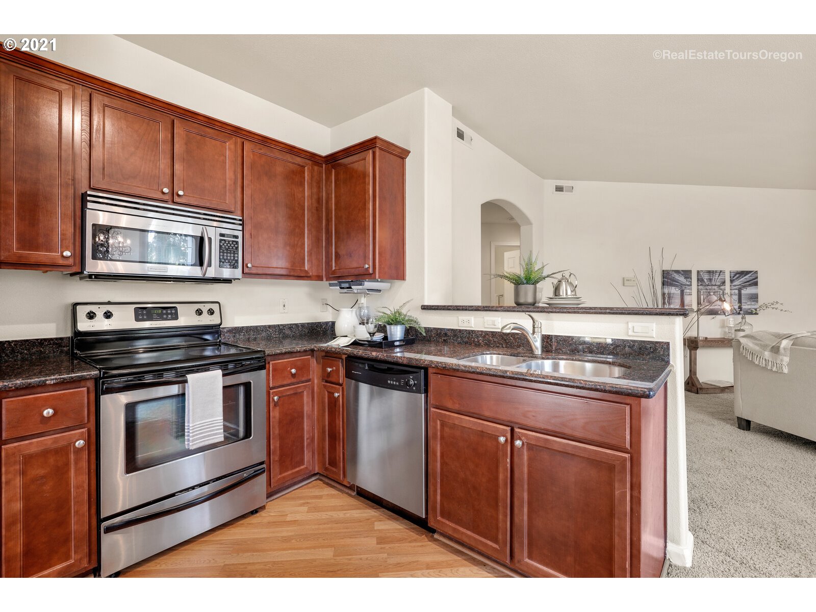 795 Springtree Lane West Linn, OR 97068 - Photo 13 of 32 Gallery Image 13
