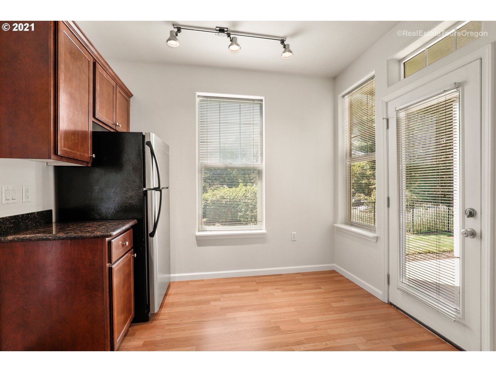 795 Springtree Lane West Linn, OR 97068 - Photo 14 of 32 Gallery Image 14
