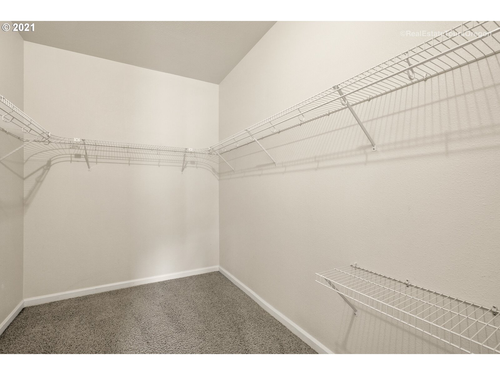 795 Springtree Lane West Linn, OR 97068 - Photo 21 of 32 Gallery Image 21
