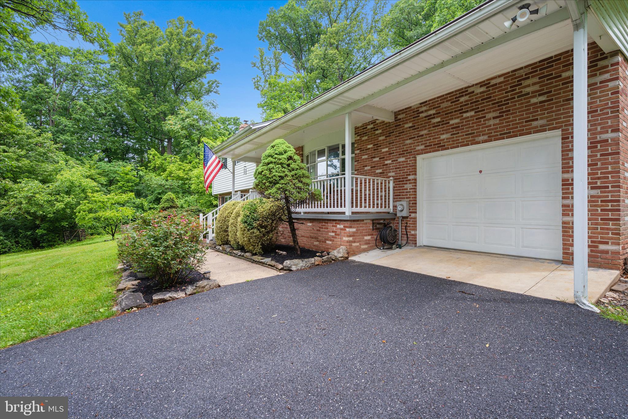3884 Point Of Rocks Road Jefferson, MD 21755 - Photo 47 of 82 Garage