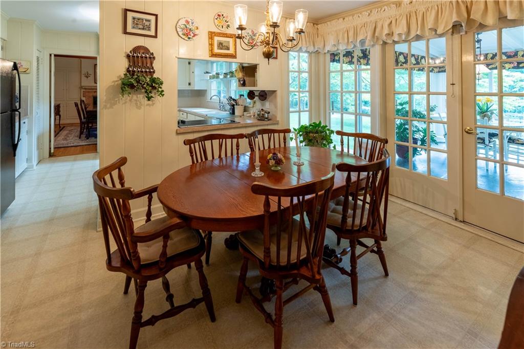 559 Welcome-Arcadia Road Lexington, NC 27295 - Photo 9 of 37 Breakfast room
