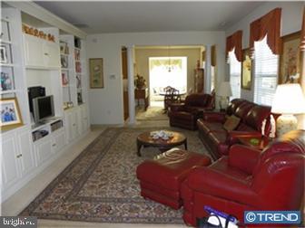 1657 Boxwood Road Garnet Valley, PA 19060 - Photo 4 of 12 Gallery Image 4
