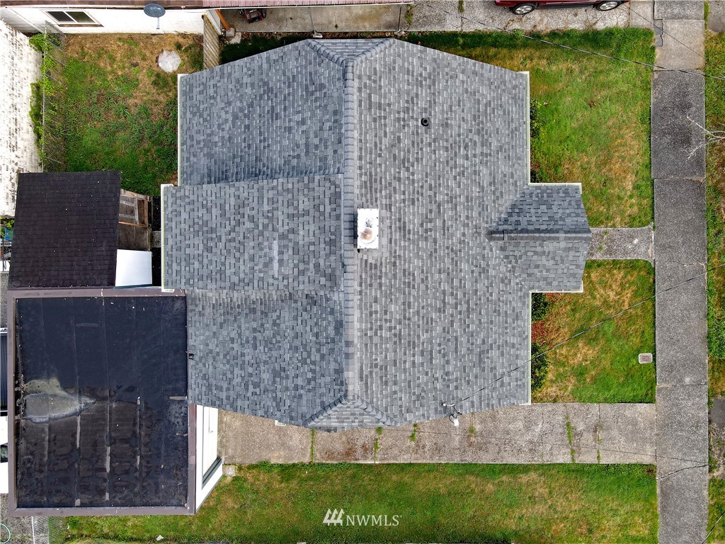 305 Fillmore Street Hoquiam, WA 98550 - Photo 23 of 23 front view of a house with a yard