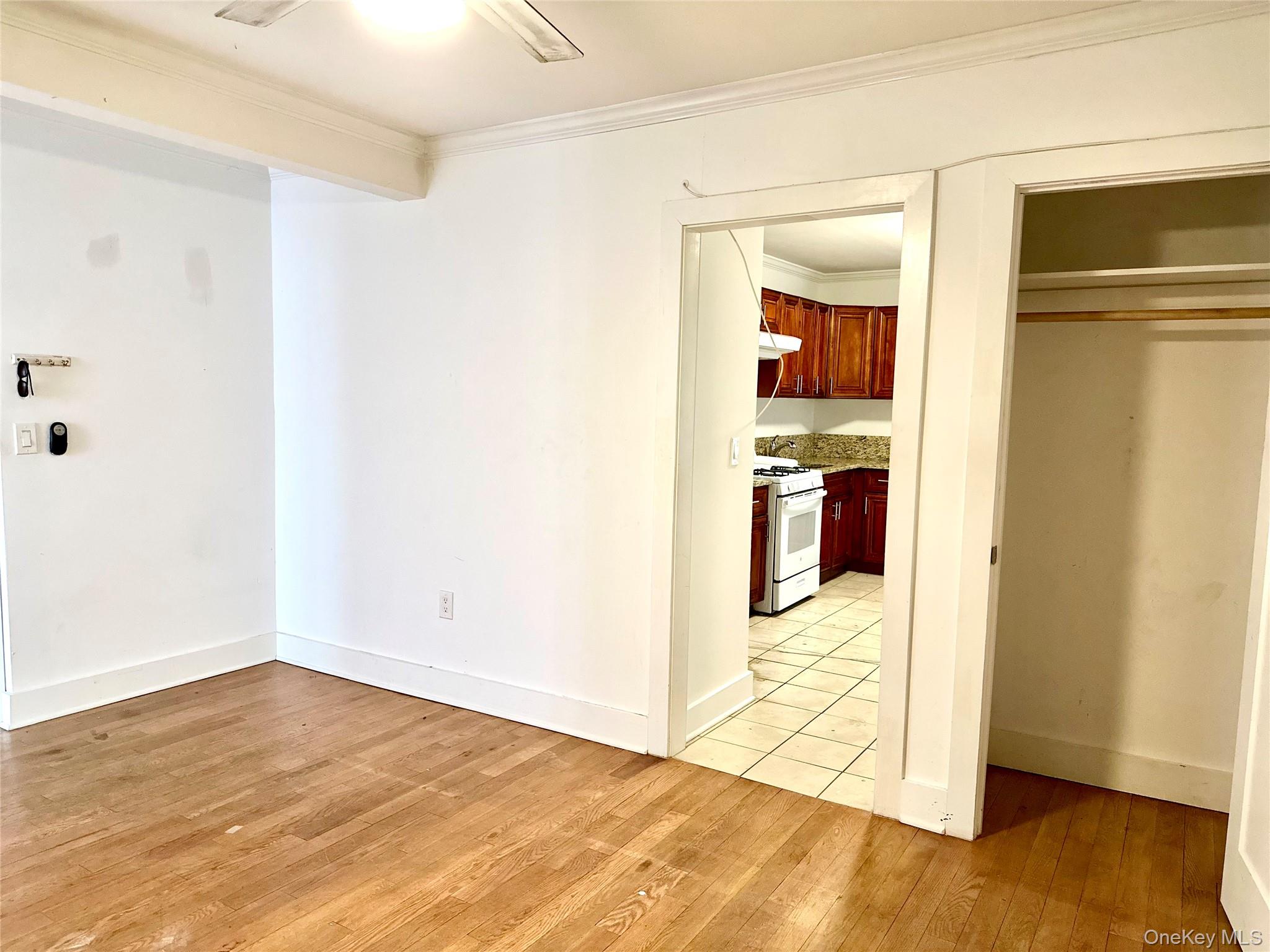 232 Fifth Avenue, Unit S (RIGHT SIDE) Pelham, NY 10803 - Photo 4 of 17 Livingroom