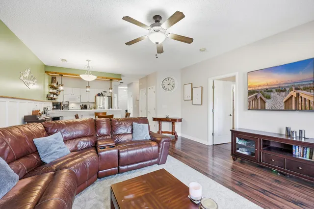 $275,000 | 907 Knoll Shores Court, Unit 203, Murrells Inlet, SC 29576