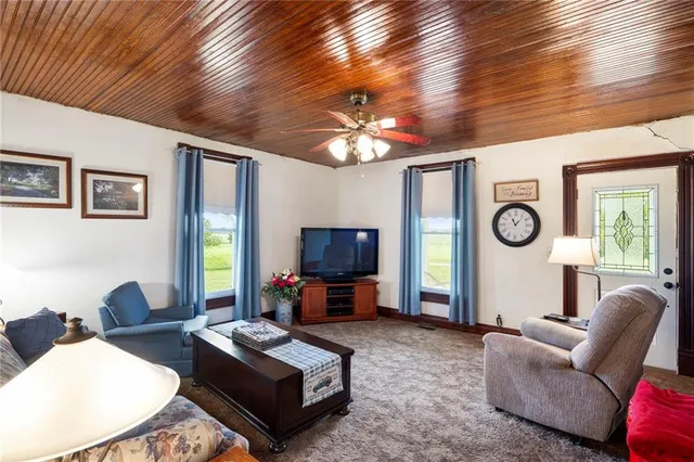 $335,000 | 12189 119th Road, Sweet Springs, MO 65351