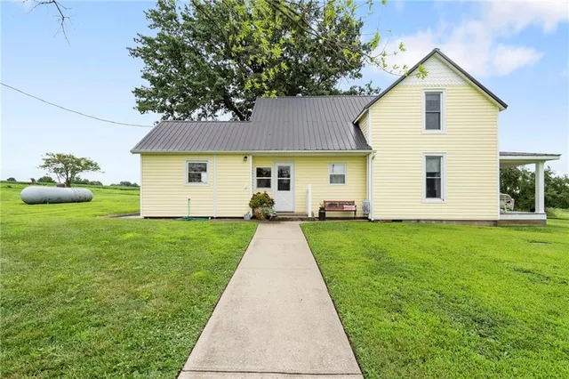 $335,000 | 12189 119th Road, Sweet Springs, MO 65351
