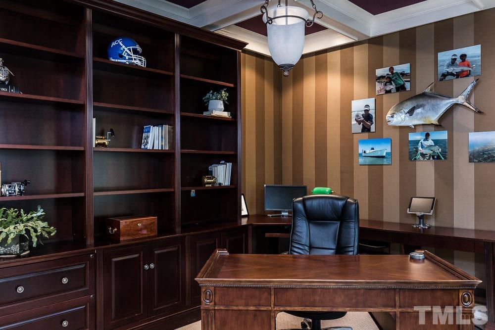 5204 Atherton Bridge Road Raleigh, NC 27613 - Photo 20 of 27 a dining room with furniture