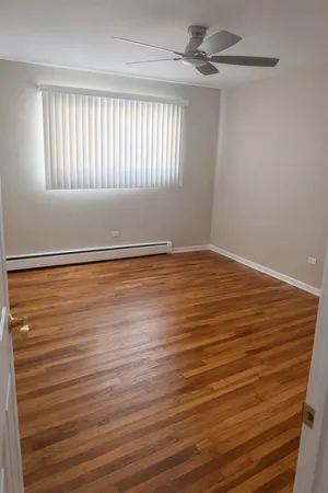 $159,995 | 8828 North Leslie Lane, Unit 1F, Des Plaines, IL 60016