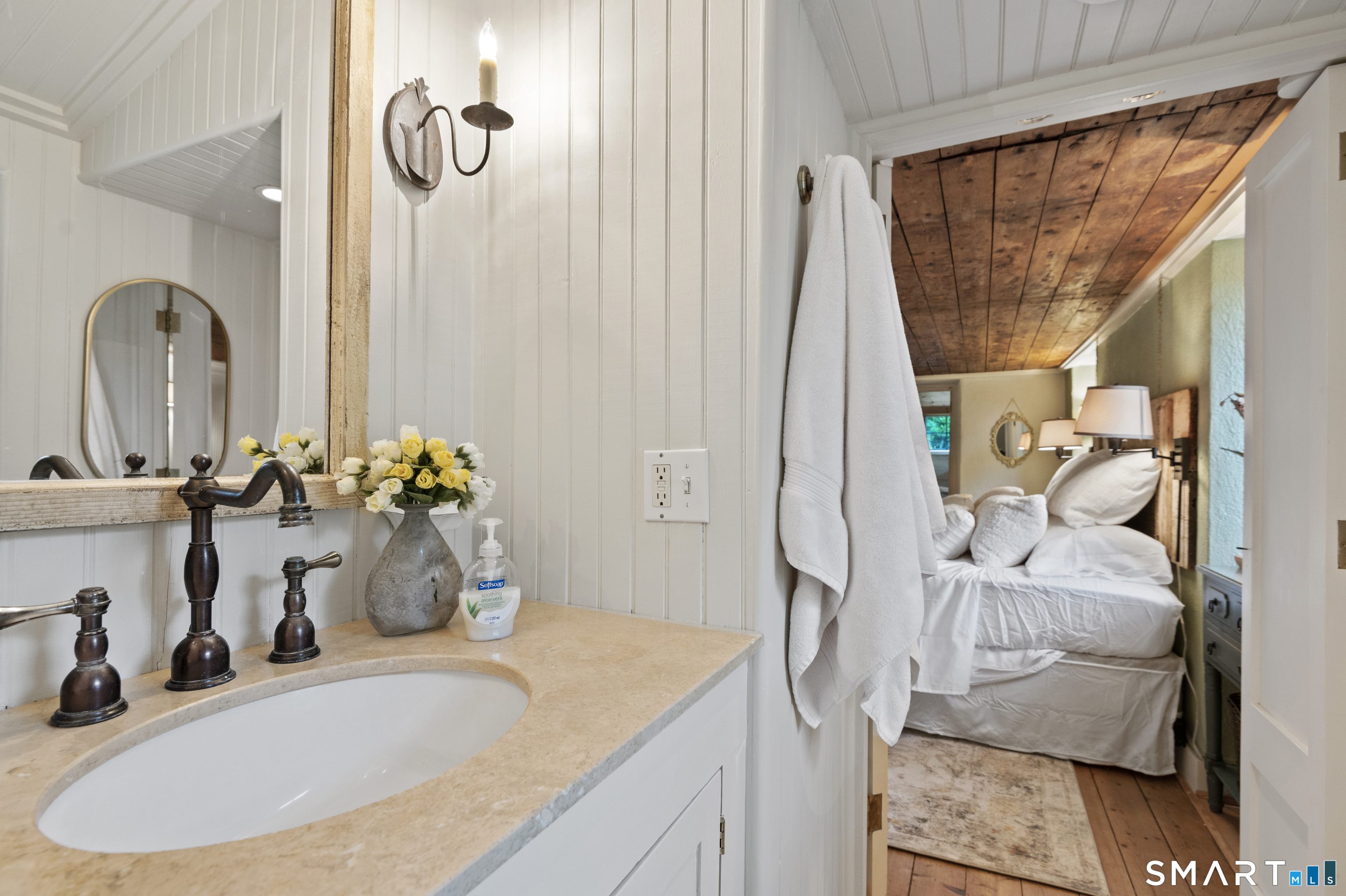 92 Bokum Road Old Saybrook, CT 06475 - Photo 25 of 40 Jack & Jill bathroom on upper level