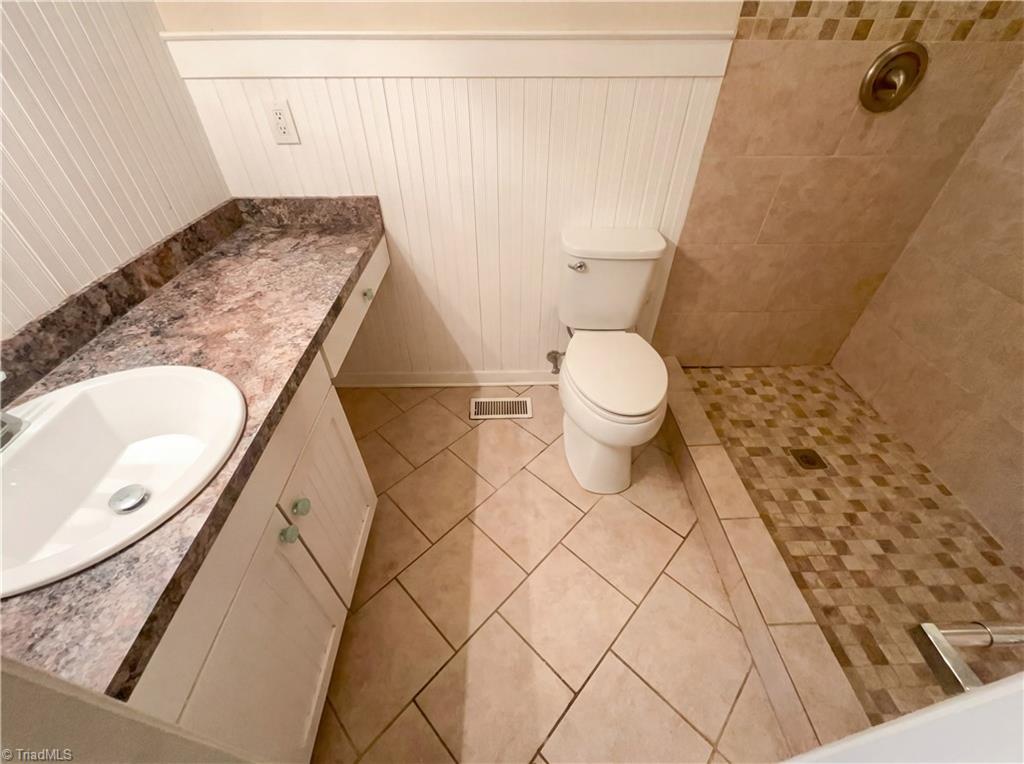 2202 Huntington Road, Unit F1 Burlington, NC 27215 - Photo 17 of 19