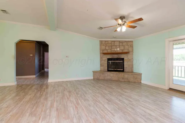 $950,000 | 8040 County Road 2, Mobeetie, TX 79061