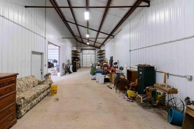 $950,000 | 8040 County Road 2, Mobeetie, TX 79061