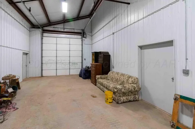 $950,000 | 8040 County Road 2, Mobeetie, TX 79061