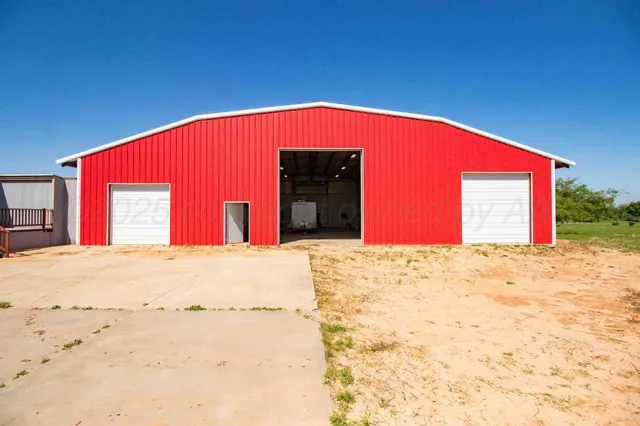 $950,000 | 8040 County Road 2, Mobeetie, TX 79061