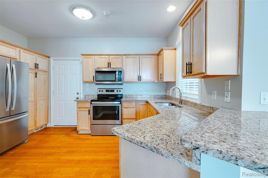 1584 Commodore Circle Canton, MI 48187 - Photo 9 of 50