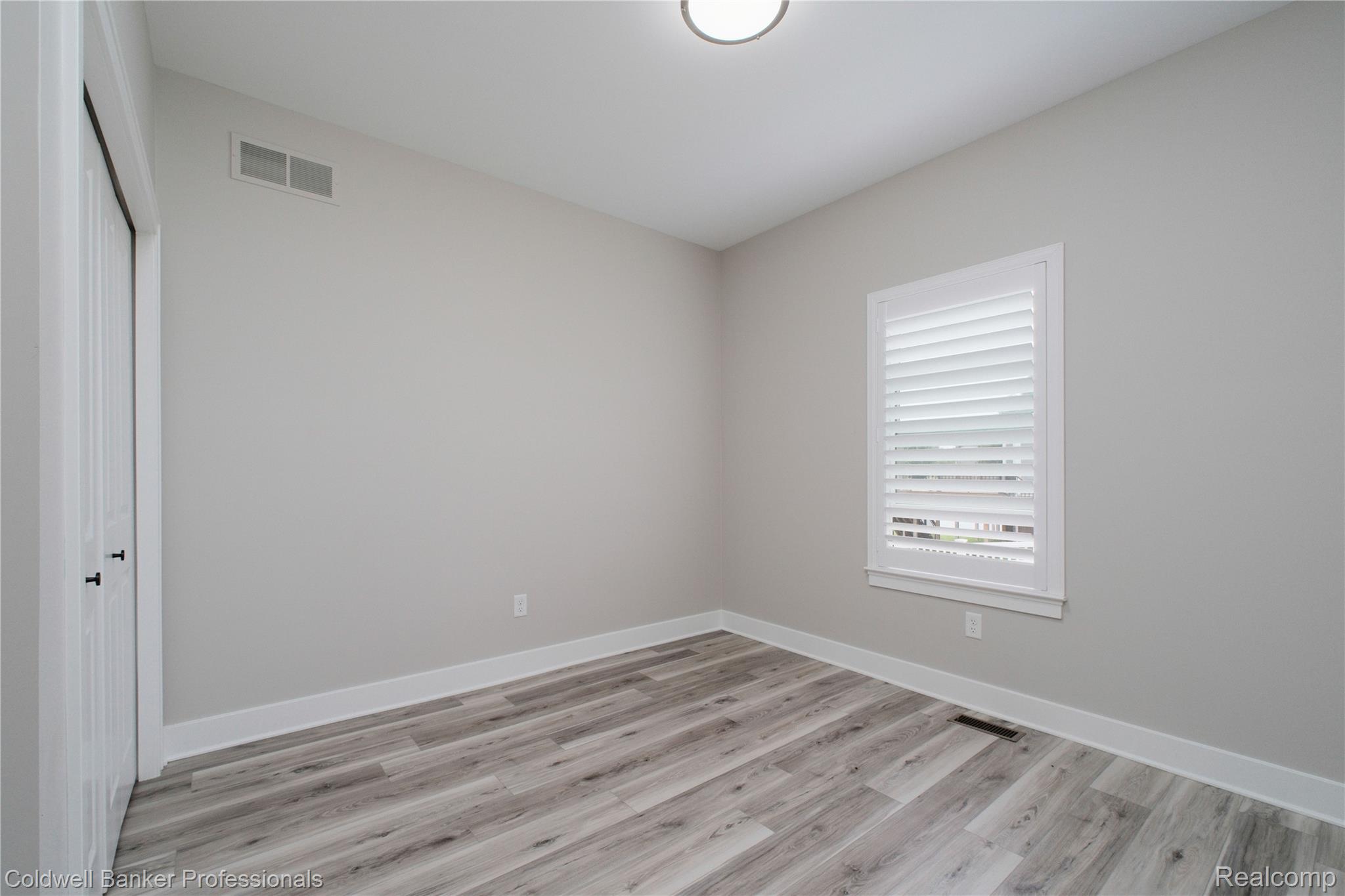 877 Ridge Road South Canton, MI 48188 - Photo 19 of 36 877 Ridge S0006.jpg