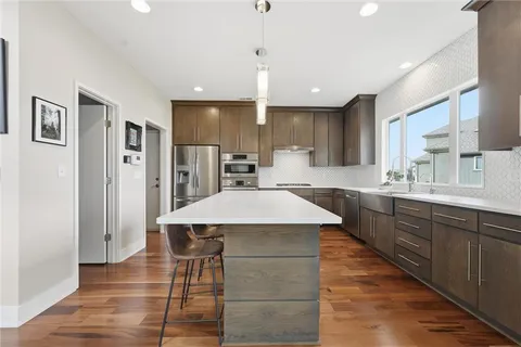 $725,000 | 4502 Northwest 70 Terrace, Kansas City, MO 64151