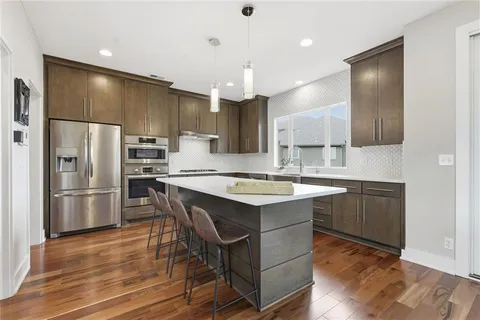 $725,000 | 4502 Northwest 70 Terrace, Kansas City, MO 64151