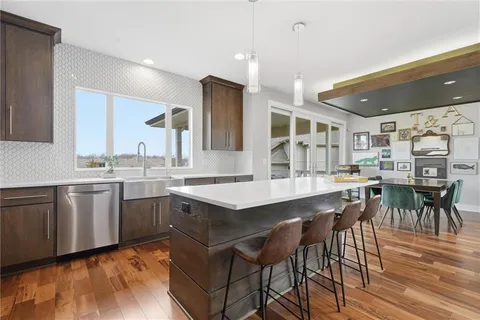 $725,000 | 4502 Northwest 70 Terrace, Kansas City, MO 64151