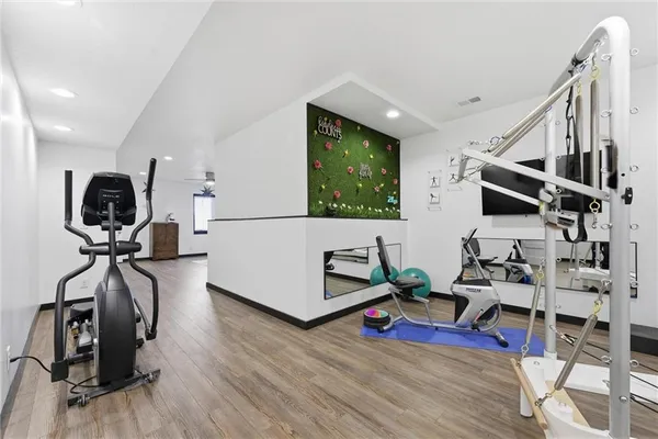 $700,000 | 4502 Northwest 70 Terrace, Kansas City, MO 64151