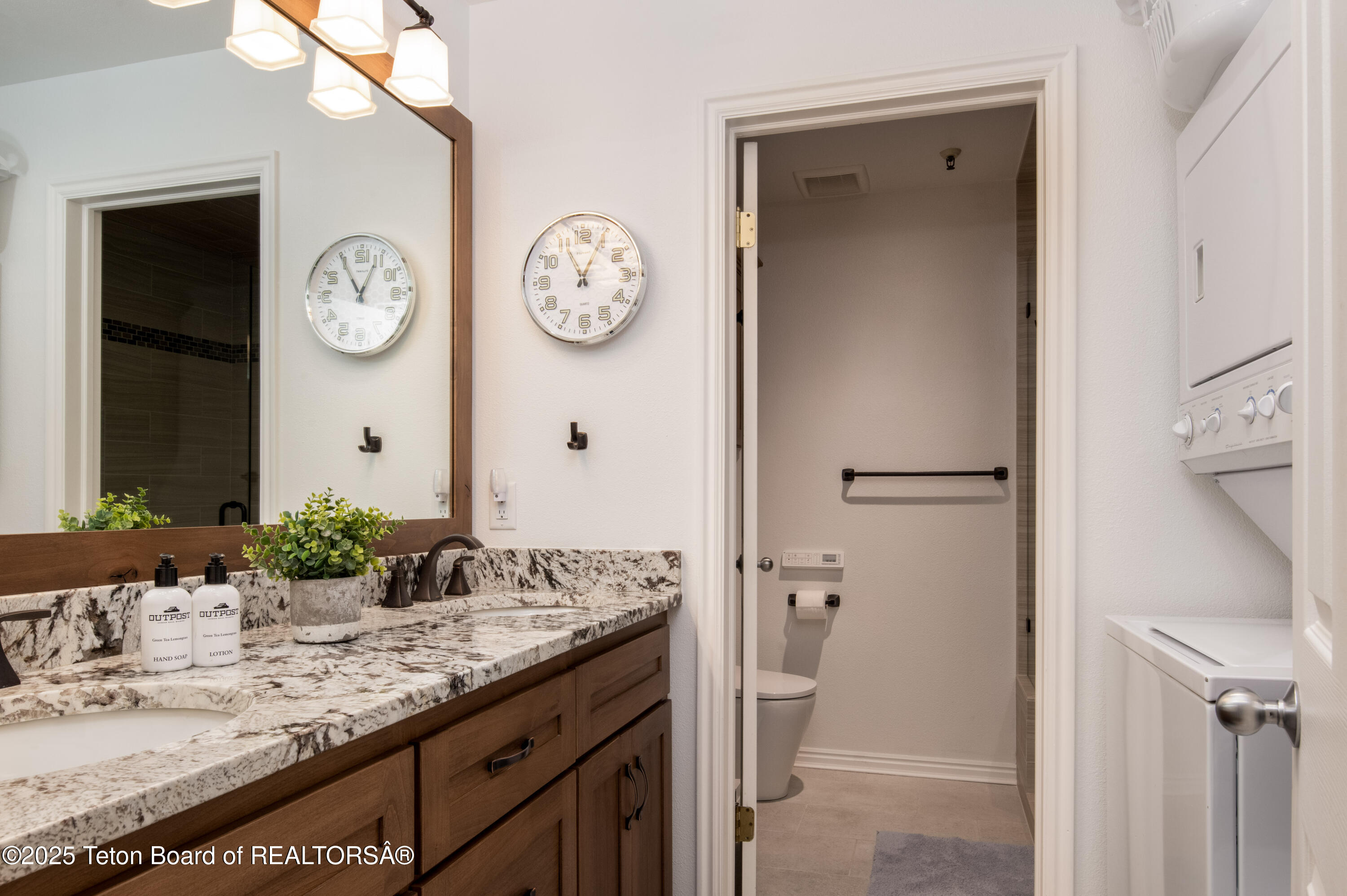 3946 South Lake Creek Drive, Unit 111 Wilson, WY 83014 - Photo 14 of 14 OutpostMedia_20210920_web