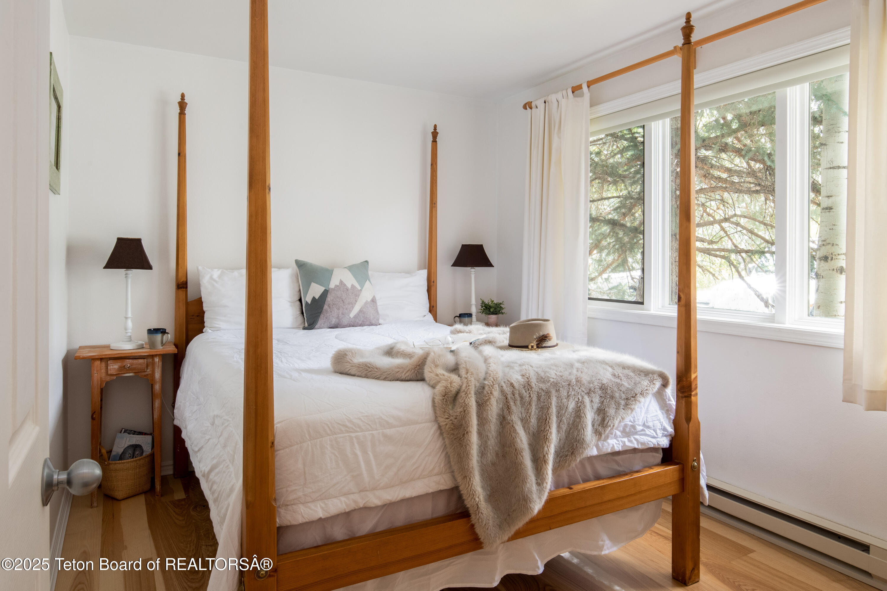 3946 South Lake Creek Drive, Unit 111 Wilson, WY 83014 - Photo 6 of 14 OutpostMedia_20210920_web-3