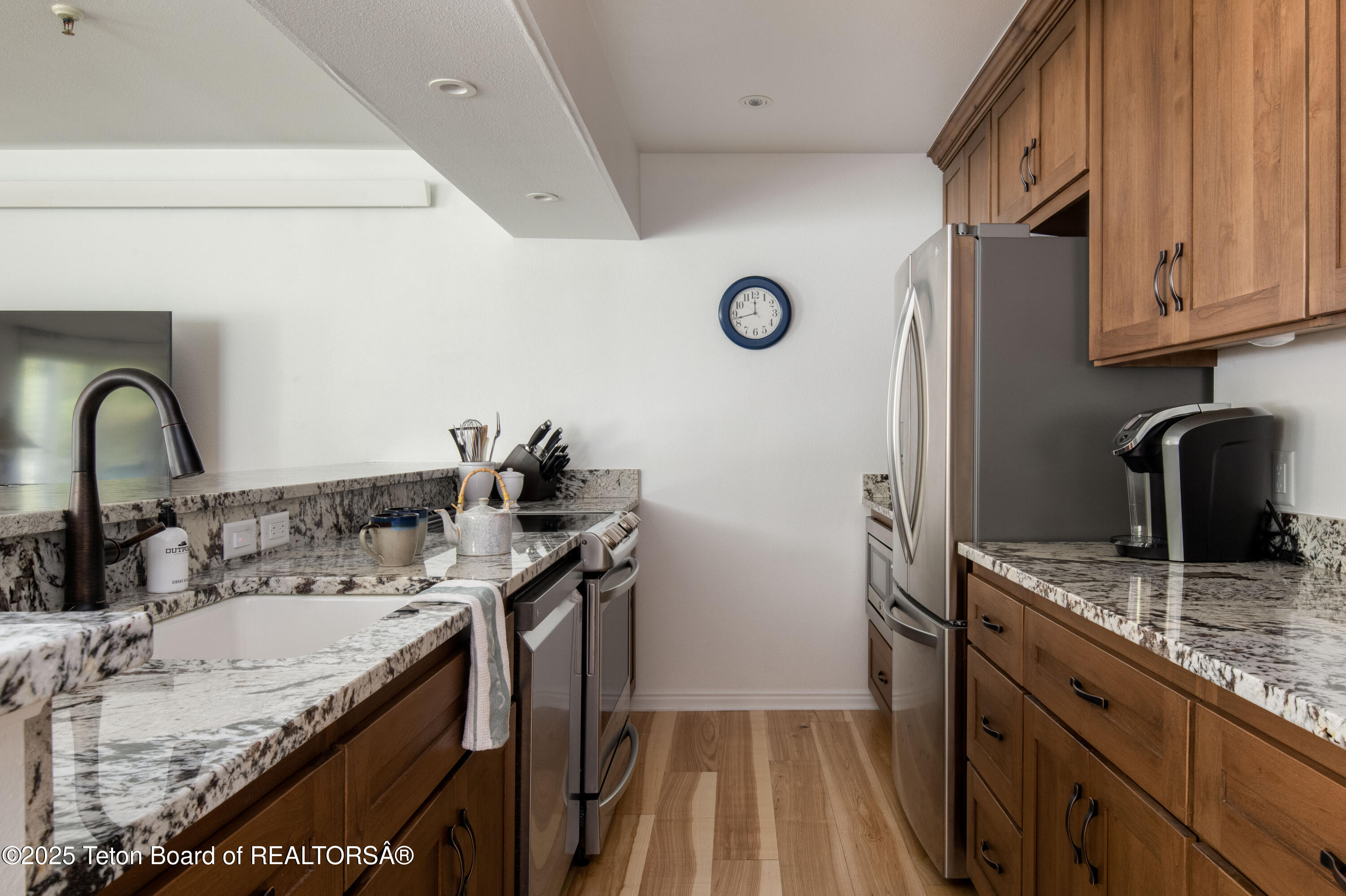 3946 South Lake Creek Drive, Unit 111 Wilson, WY 83014 - Photo 7 of 14 OutpostMedia_20210920_web-8