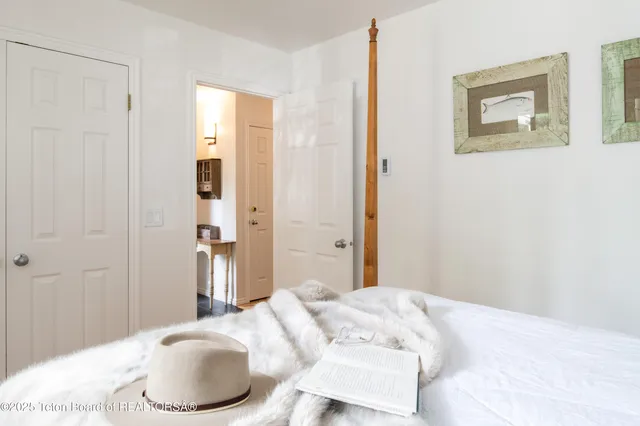 $1,080,000 | 3946 South Lake Creek Drive, Unit 111, Wilson, WY 83014