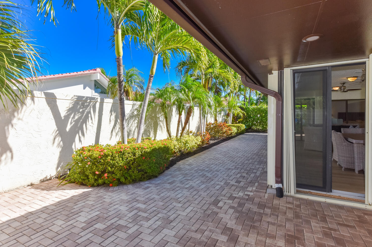1469 Vía Privada Jupiter, FL 33477 - Photo 15 of 38 a view of a garden