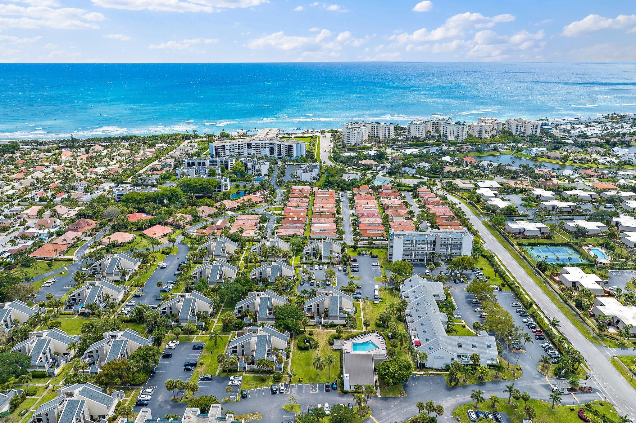 1469 Vía Privada Jupiter, FL 33477 - Photo 33 of 38 a view of city and ocean