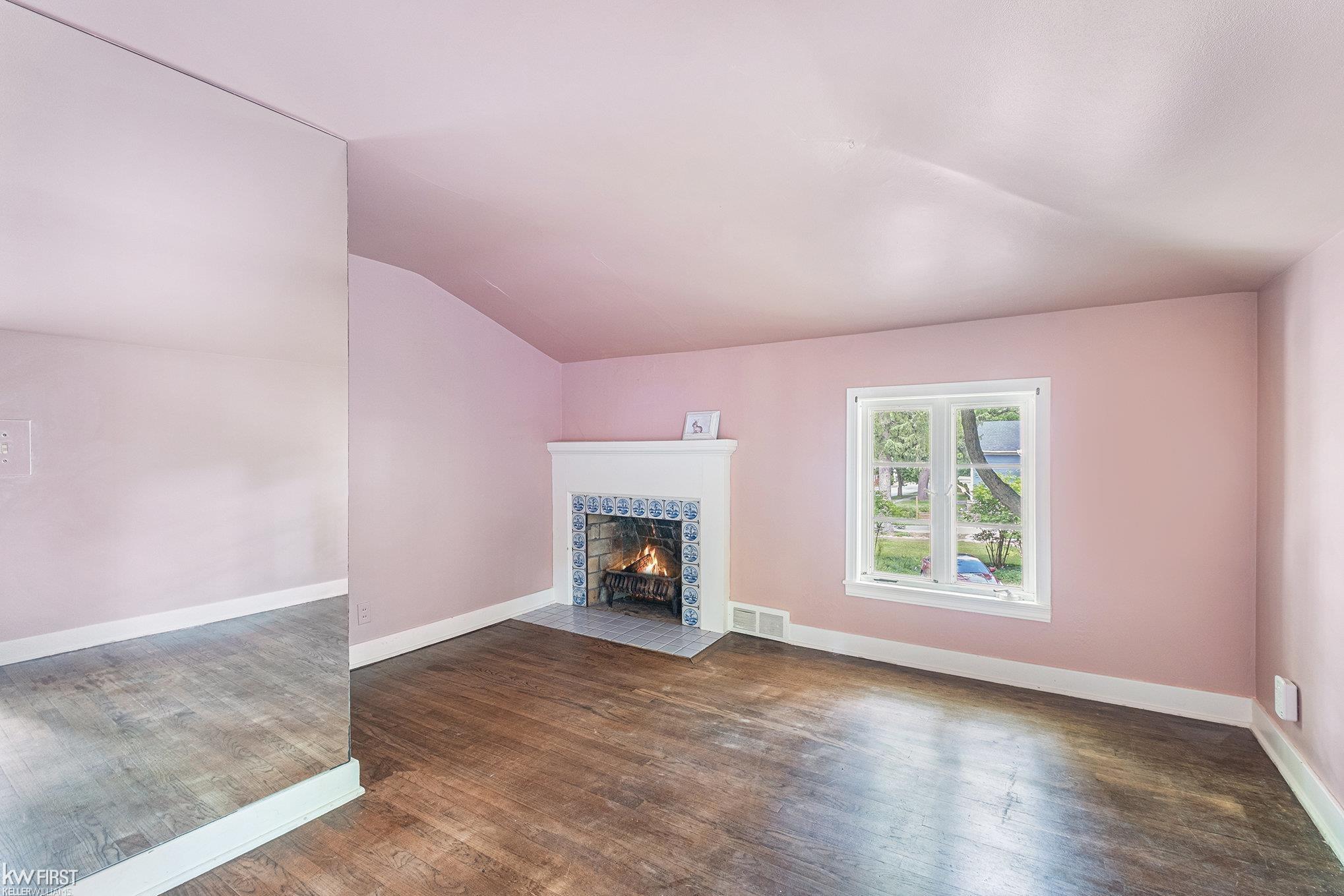 202 East South Holly Road Fenton, MI 48430 - Photo 18 of 30 50178473-ac70e802-a634-47f7-8884-8adfdf74b27b.JPG