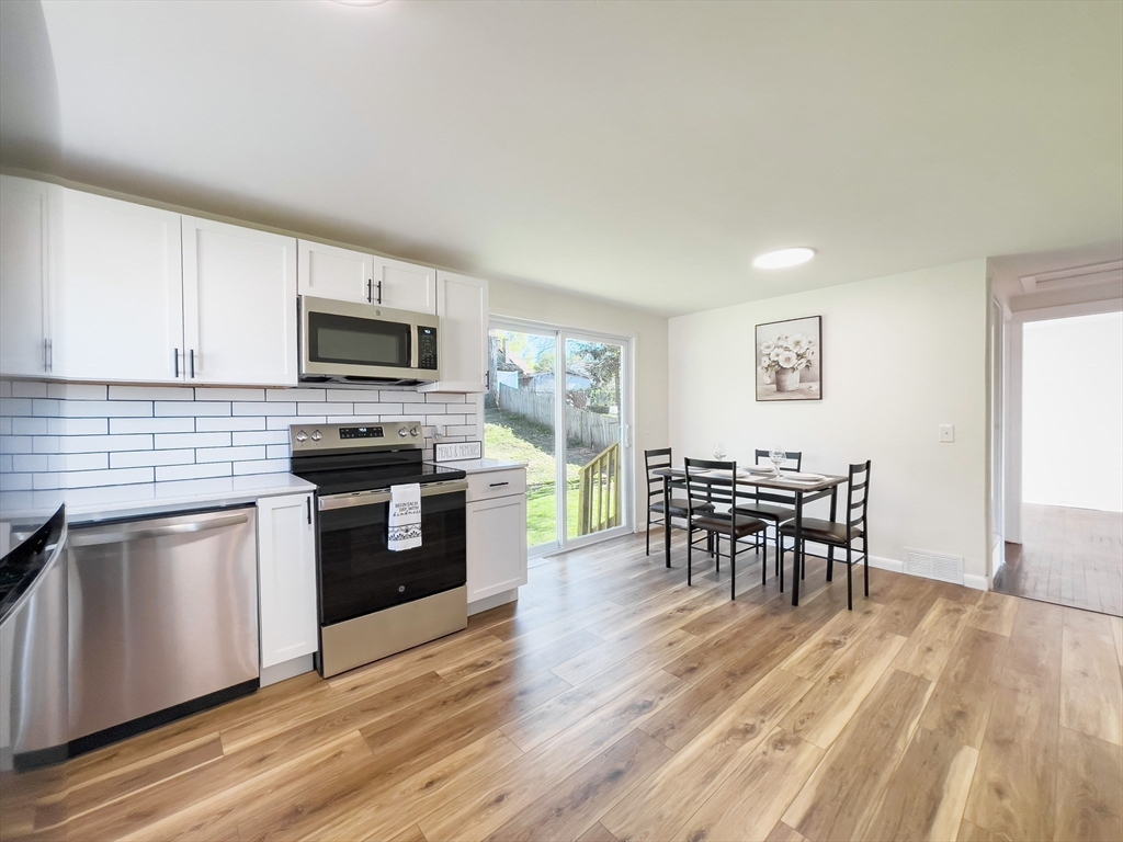 41 Loretta Street Springfield, MA 01118 - Photo 4 of 22