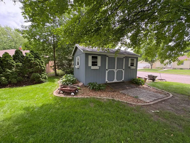 $685,500 | 1710 Maple Avenue, Benson, MN 56215