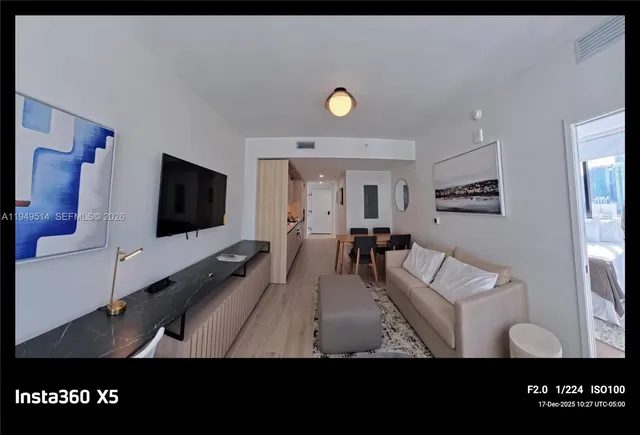 $4,995 | 225 North Miami Avenue, Unit 1812, Miami, FL 33128