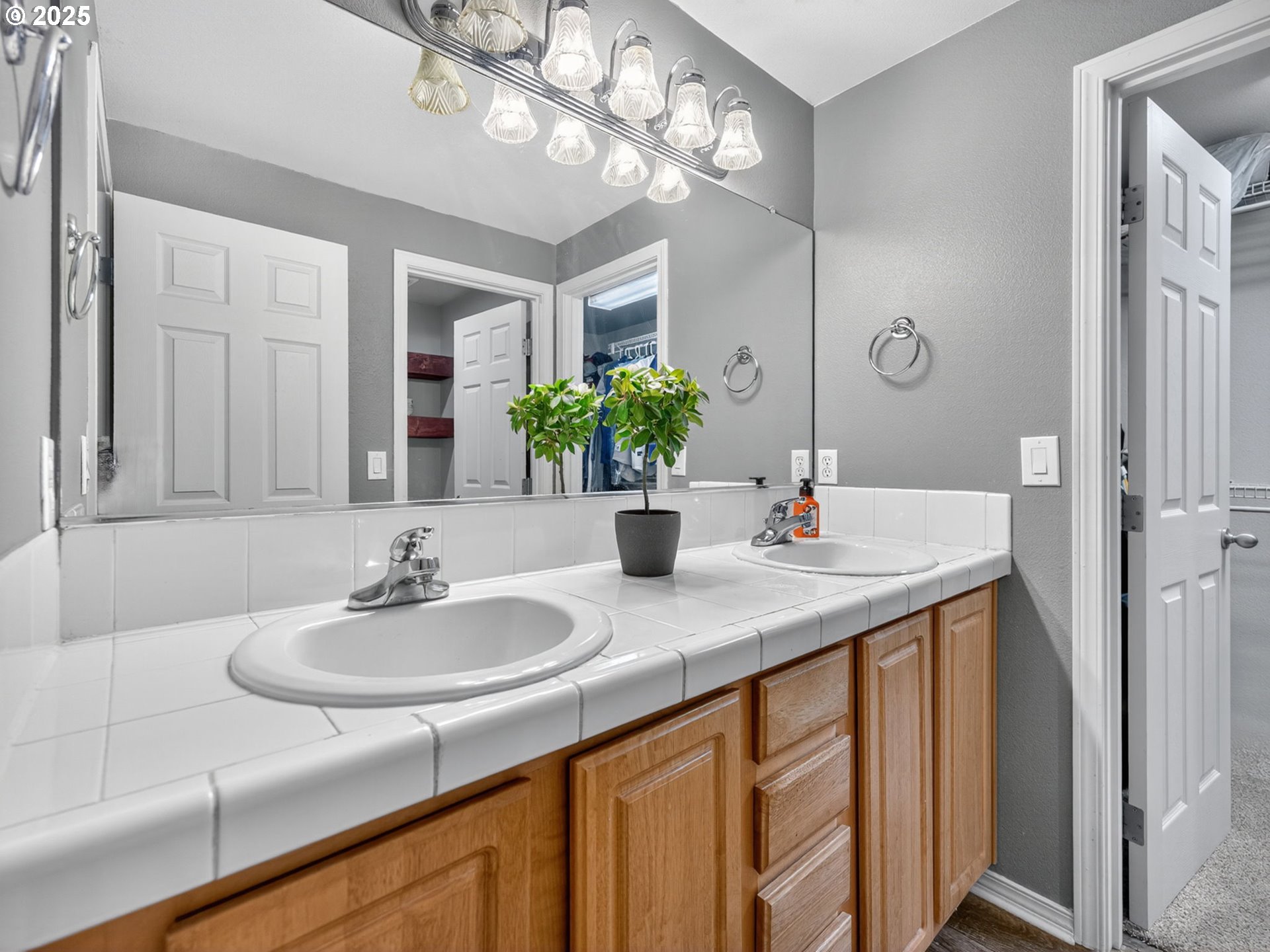10340 Southwest Dunlin Place Beaverton, OR 97007 - Photo 24 of 45 Bathroom, Attached