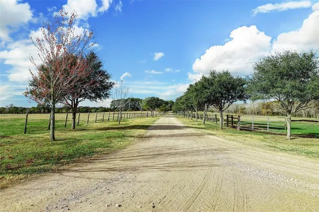 $25,000,000 | 19204 Farm To Market 359, Hempstead, TX 77445