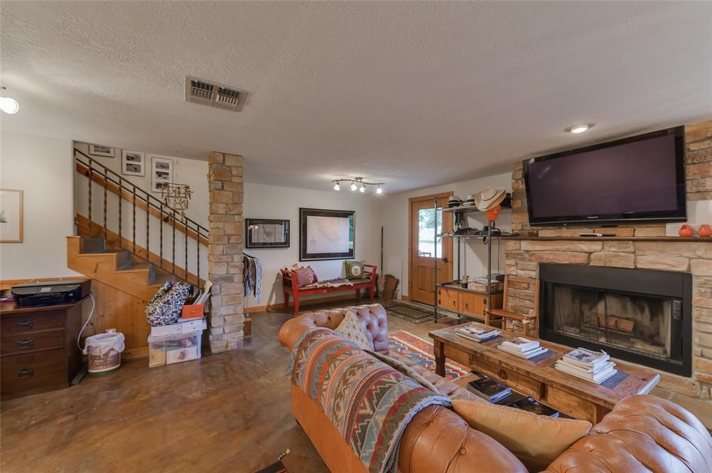 19204 Farm To Market 359 Hempstead, TX 77445 - Photo 15 of 24